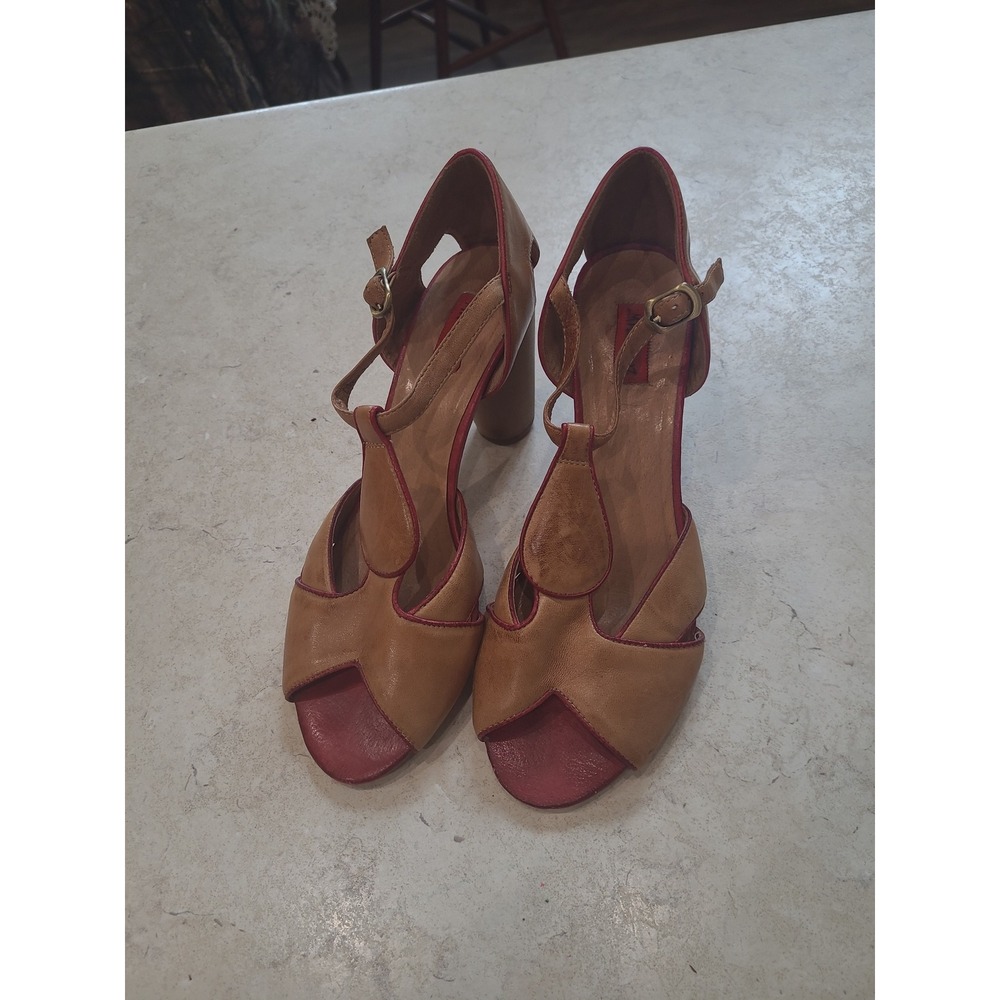 Miz Mooz Women SZ 8 Tan w/red accent Leather open toe heels T strap vtg. Inspire